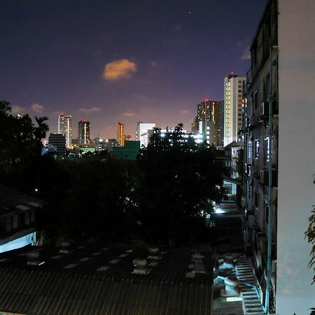 Phresh Hostel Bangkok Exterior foto