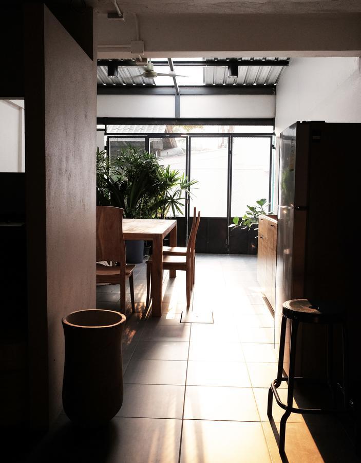Phresh Hostel Bangkok Exterior foto
