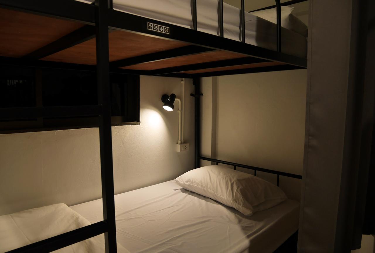 Phresh Hostel Bangkok Exterior foto